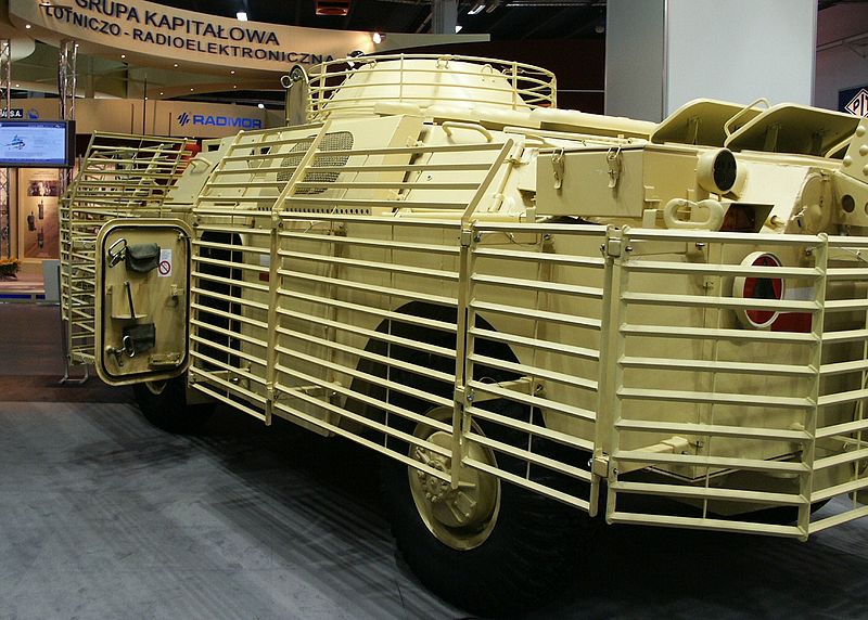 File:MSPO2004 PICT0141 Szakal+.JPG