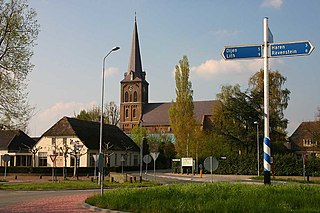 <span class="mw-page-title-main">Macharen</span> Village in North Brabant, Netherlands