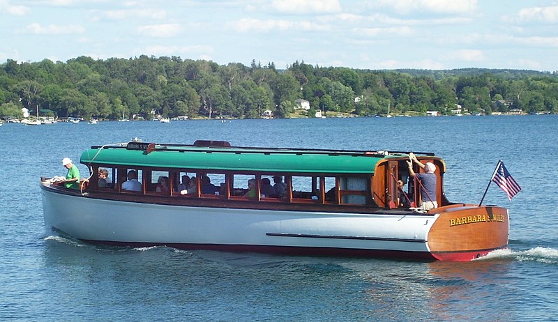 File:Mailboat on Skaneateles Lake from pier.jpg