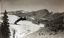 Marcel Reymond bicie rekordu Szwajcarii w roku 1932roku na odległość 76metrów