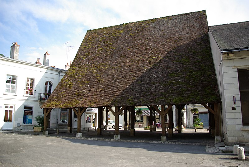 File:Market hall of Luynes (37).jpg