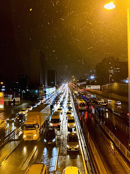 File:Merter metrobus station IMG 0554.jpg