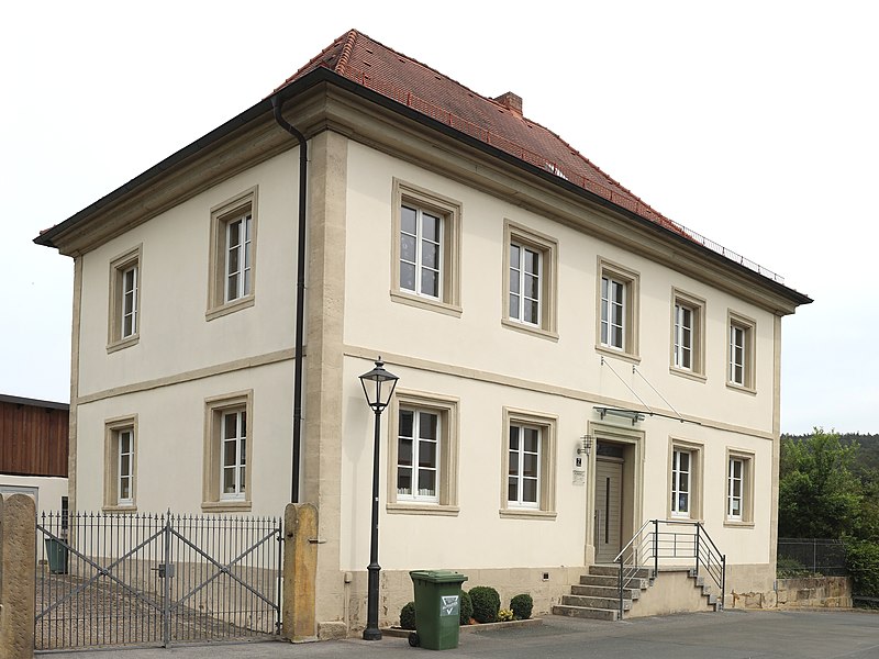 File:Mistelfeld-Pfarrhaus.jpg