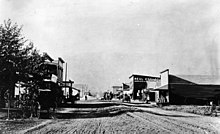 Monrovia, 1886 (Myrtle Avenue, looking north)