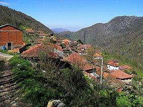 Montovo, Belmonte de Miranda, Asturias.jpg