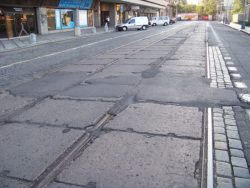 File:Na Florenci, bývalá tramvajová trať (05).jpg