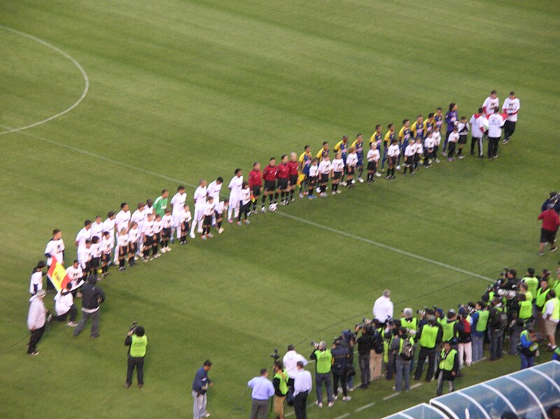 File:National anthem at Club América & Real Madrid friendly match 2010-08-04 1.JPG