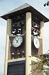 Glockenspiel mit Musikanten in bayerischer Tracht