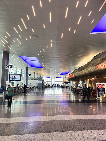 File:New C North at IAH (37103365490).jpg