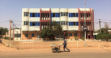 Niger, Niamey, Avenue de l'Entente (3)(Rue CI-15).jpg