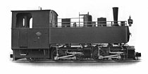 O&K catalogue Ndeg 800, page 46, Fig 9486, O&K Mallet Locomotives. O&K 2x2-2 gekuppelte Doppel-Verbund-Lokomotive (Bauart Mallet), 110 PS, Spurweite 800 mm, Dienstgewicht ca 22000 kg, fur Holzfeuerung.jpg