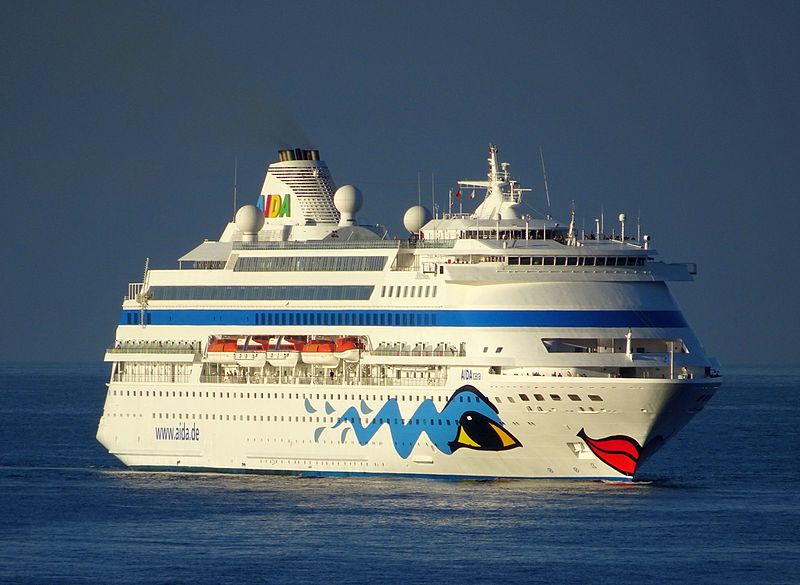 File:Ocean Liner Aida cara at Funchal Juli 2016.jpg