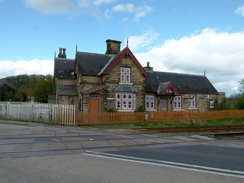 File:Onibury Station buildings - geograph.org.uk - 4927252.jpg