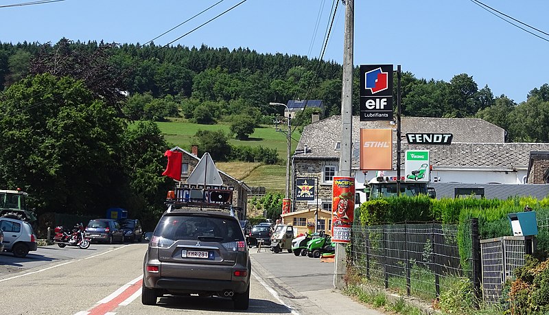 File:Ougrée (Seraing) - Tour de la province de Liège, étape 5, 17 juillet 2015 (C039, en course).JPG