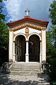 Pacher von Theinburg Mausoleum Diese Familiengrabstätte in Schönau an der Triesting diente der Familie Pacher von Theinburg als letzte Ruhestätte und wurde mit bereits industriell gefertigten Zierelementen aus Terrakotta versehen. Das Mausoleum steht unter Denkmalschutz.