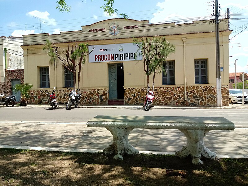 File:Palacete da antiga prefeitura (Piripiri, Piauí).jpg