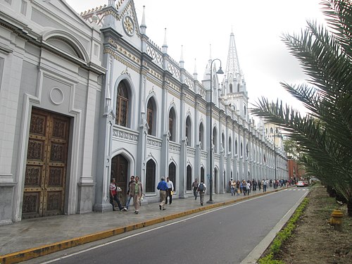 The Venezuelan Academy of Language studies the development of the Spanish in the country.