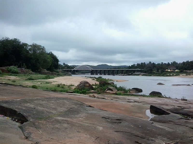 File:Panoramic view of arch bridge.jpg