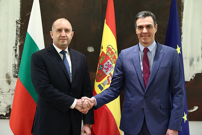 File:Pedro Sánchez recibe al presidente de la República de Bulgaria, Rumen Radev (5).jpg