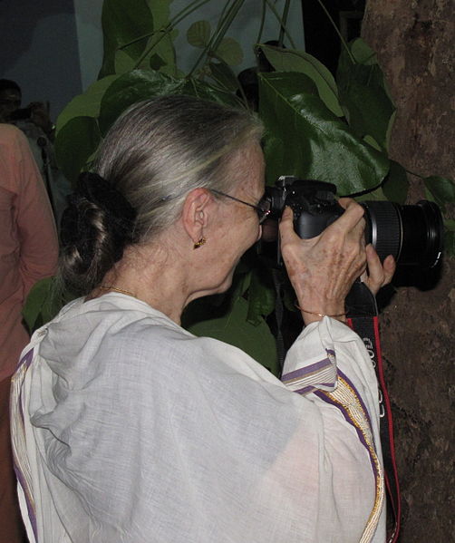 File:Pepita Seth taking photograph.jpg