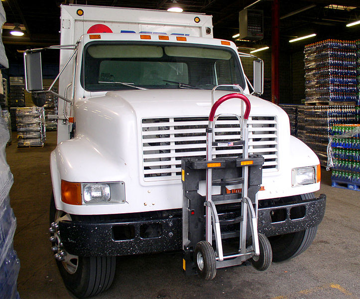 File:Pepsi Cola beverage truck Navistar.jpg