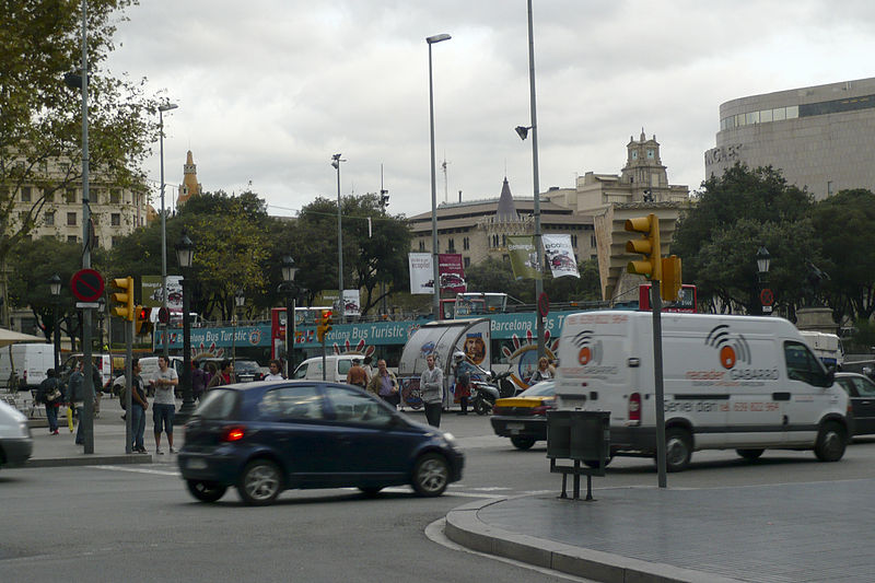 File:Plaça de Catalunya (2929336561).jpg