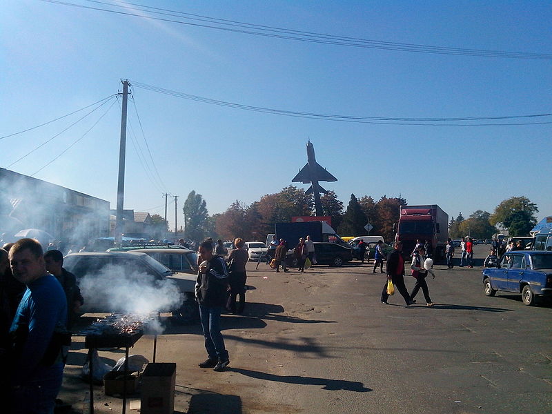 File:Pokrovsky Fair 006.jpg