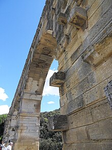 L'intérieur de la canalisation du pont du Gard