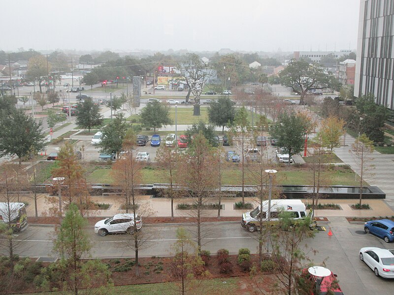 File:Rainy Friday in Mid-City New Orleans 13 Dec 2019.jpg