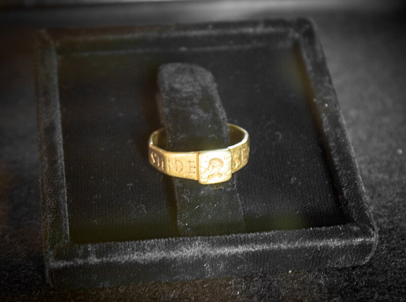 File:Ring of Silvianus 01.jpg