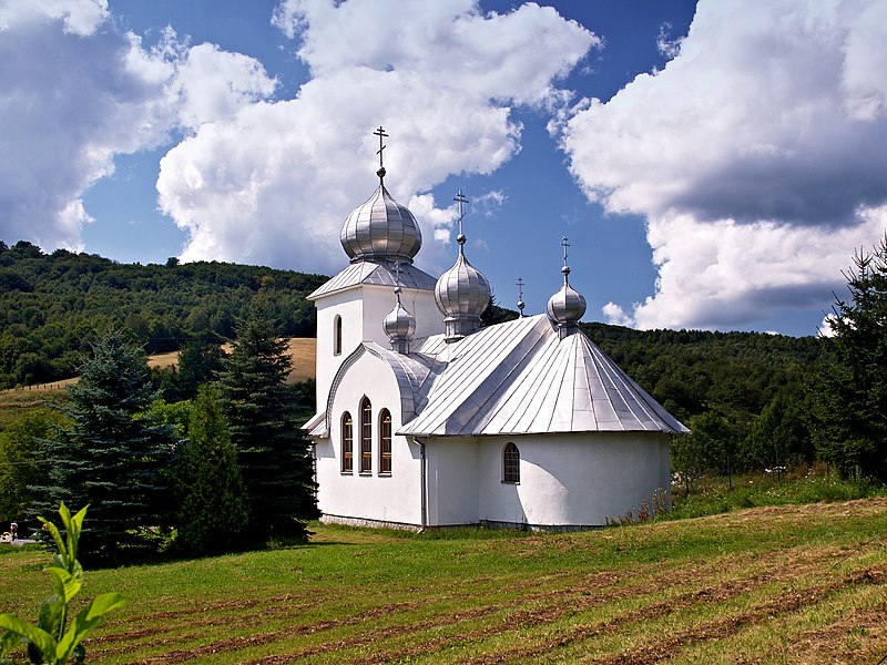 File:Rokytovce-église.jpg