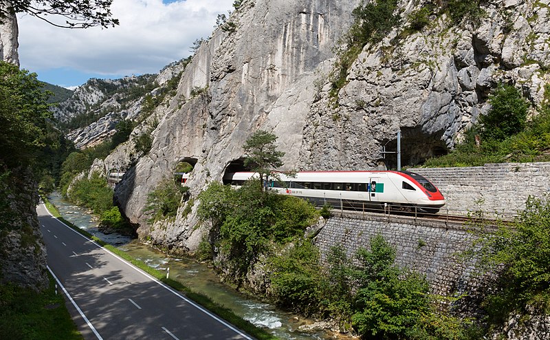 File:SBB RABDe 500 Moutier Gorge.jpg