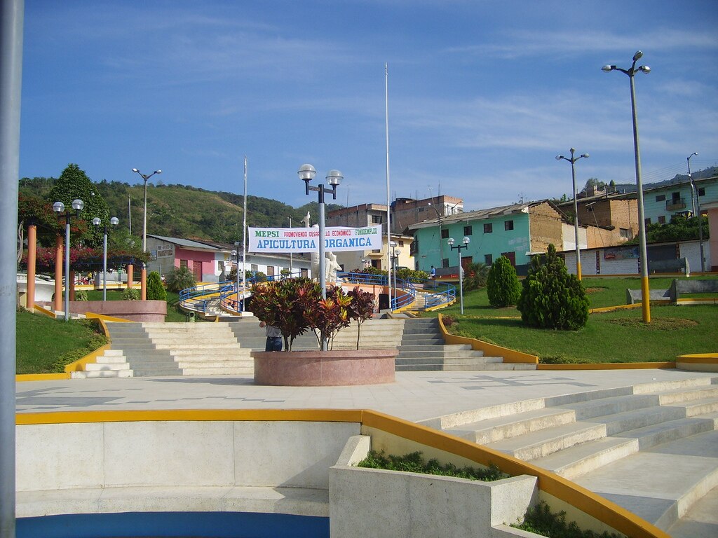 Сан пер. Сан Игнасио. Сан Игнасио Beilis город. Провинциальная Перу. Radio San Ignacio Cajamarca Peru 6745 KHZ.