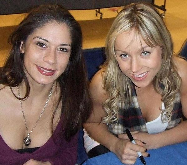 Inaugural champions Sarita & Taylor Wilde.