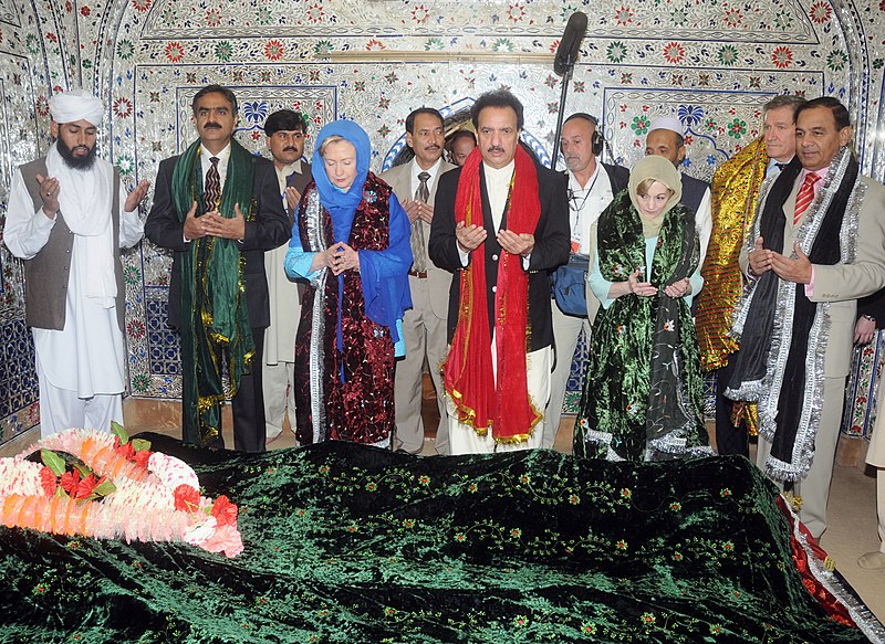 File:Secretary Clinton Visits Shrine of Shah Abdul Latif Kazmi (4057740172).jpg