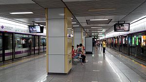 長龍站月台
