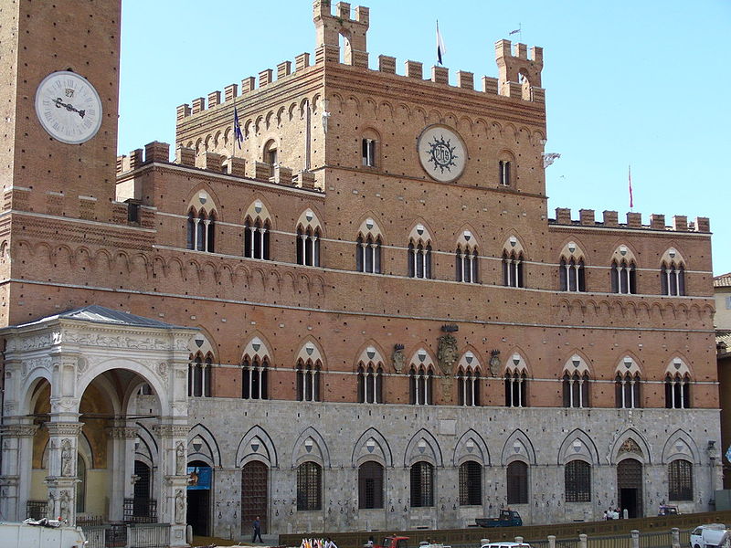 File:Siena - Piazza del Campo - panoramio - jeffwarder.jpg