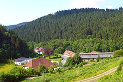 Blick auf das Dorf von Osten