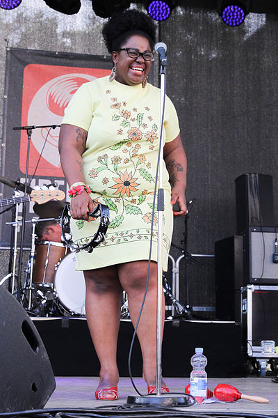 File:Sister Cookie beim Firebirds Festival 2015 06.jpg