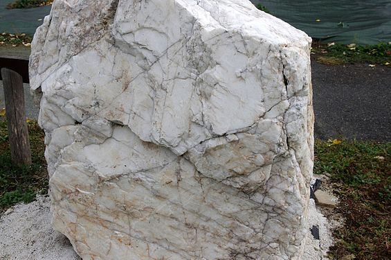 St Paul quartz, Saint-Paul-la-Roche, France