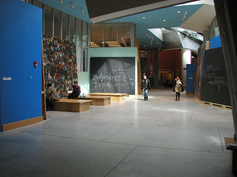 File:Stata Center-20050310-3.jpg