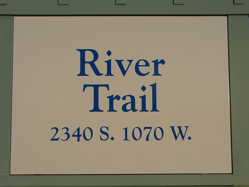 File:Station sign at River Trail, Jan 16.jpg