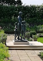 Statue of Diana, Princess of Wales 3 (rotated).jpg