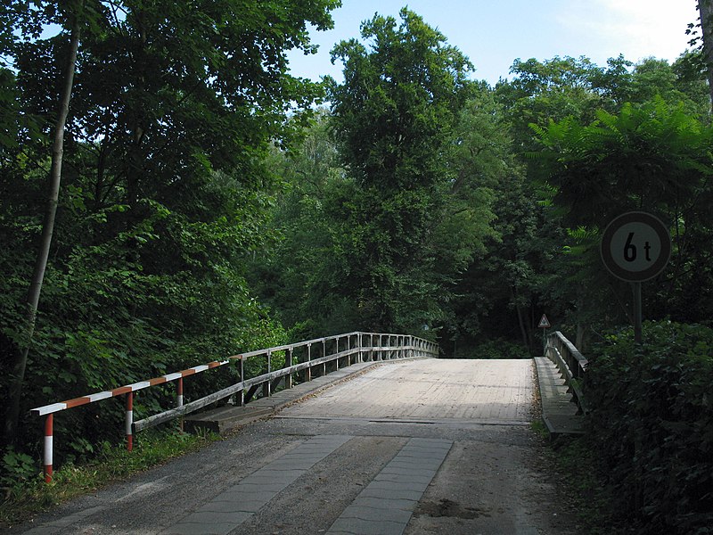 File:Stendenitz Zermuetzel bridge.jpg