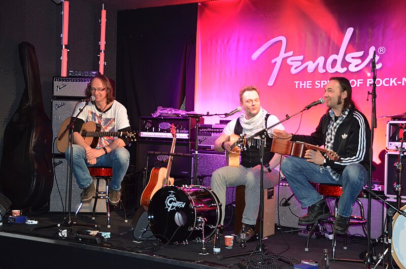 File:Supacoustix (Klaus Spangenberg, Schrader, Jörg Hamers) Takamine & Guild Acoustic-Show, Fender booth - Musikmesse Frankfurt 2013, 2013-04-10 09.25.jpg