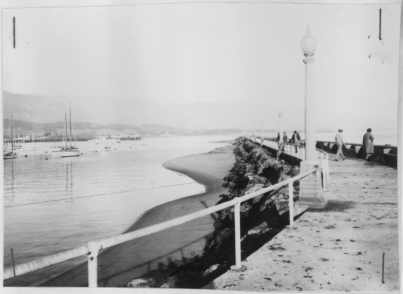 File:Tide 0.9 taken from bend in breakwater looking easterly. - NARA - 295290.tif