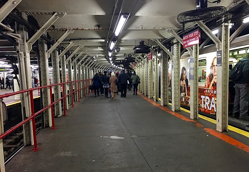 File:Times Square - 42nd Street - Shuttle Track 3.jpg