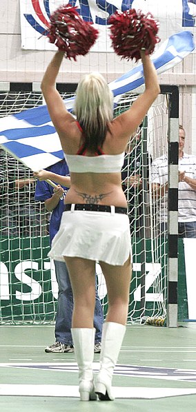 File:Tramp stamp cheerleader 01.jpg