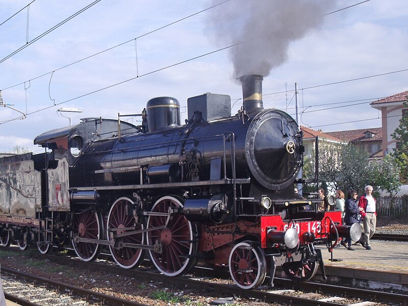 File:Trenitalia Class 640 No 640-143 (8062232362).jpg