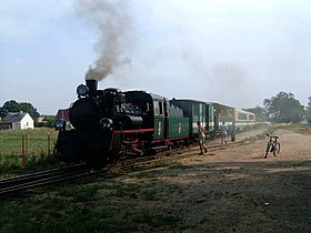 Pociąg w Trzęsaczu na trasie Gryfice – Pogorzelica